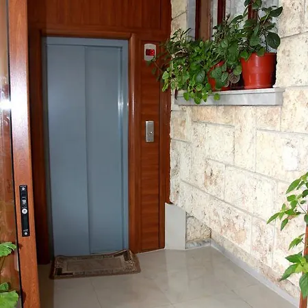 Guest house Kostadinovi Ravda
